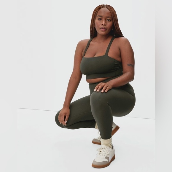 Everlane The Perform Cropped Top in dark olive green - size small - Picture 2 of 11